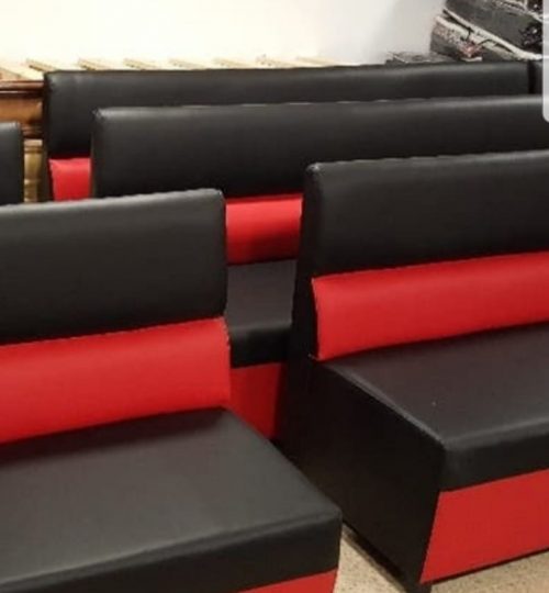 sofa negro-rojo